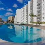 Blue Gold Escape - Ocean View, Airco, Heated Pool Lägenhet *