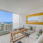 Blue Gold Escape - Ocean View, Airco, Heated Pool דירה אדחה