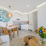 דירה Blue Gold Escape - Ocean View, Airco, Heated Pool אדחה